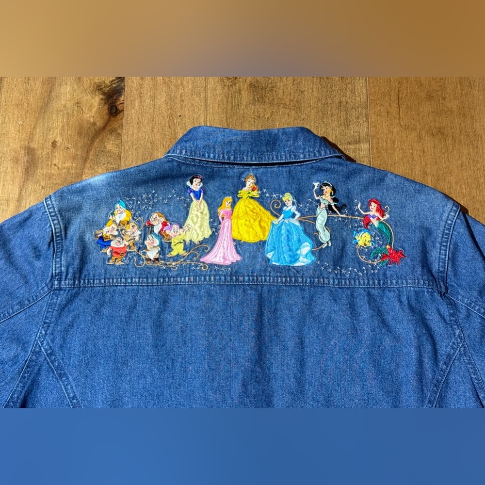 Disney The Bradford Exchange Embroidered Characters Denim Jacket Women’s Size 2X - Picture 4 of 6